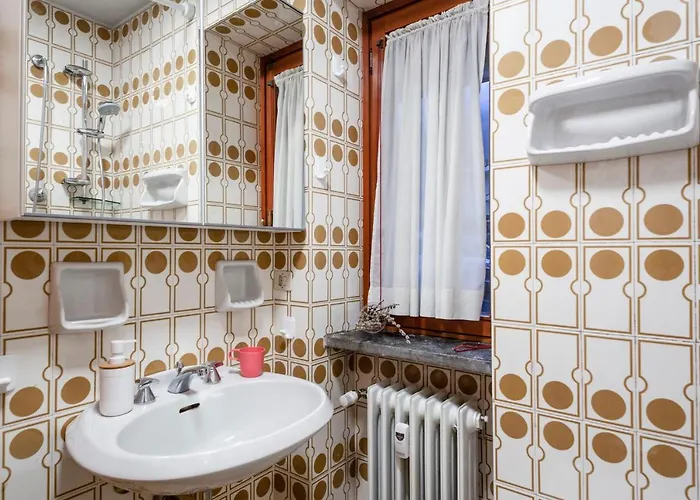 Casa-chalet, In Centro A Courmayeur! شقة كورمايور